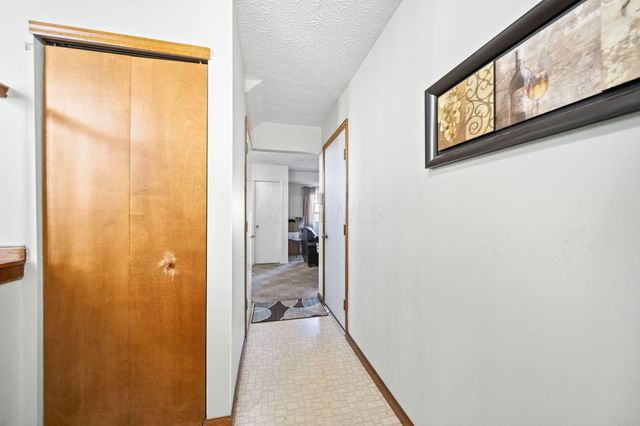 3420 Whisper Creek Drive, Columbus, OH 43231