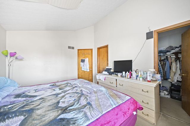 3420 Whisper Creek Drive, Columbus, OH 43231