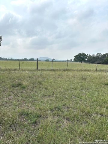 6989 state highway 16, Bandera, TX 78003