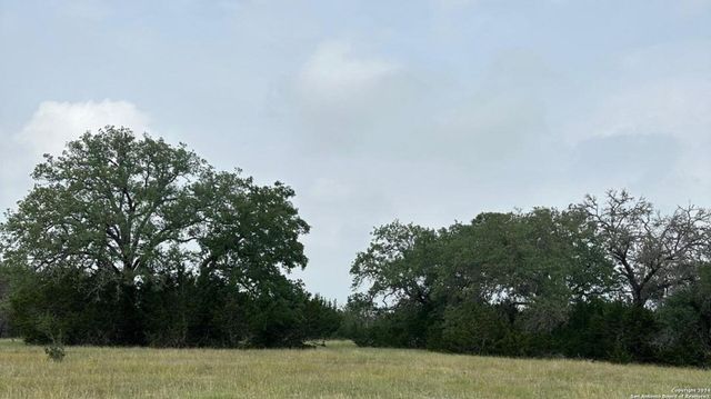 6989 state highway 16, Bandera, TX 78003