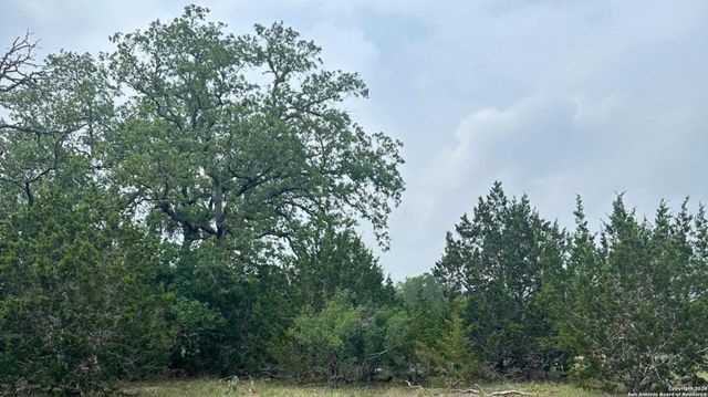 6989 state highway 16, Bandera, TX 78003