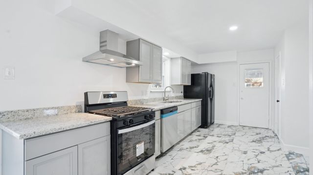 2634 W Shady Grove Road, Irving, TX 75060