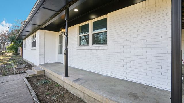 2634 W Shady Grove Road, Irving, TX 75060