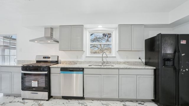 2634 W Shady Grove Road, Irving, TX 75060