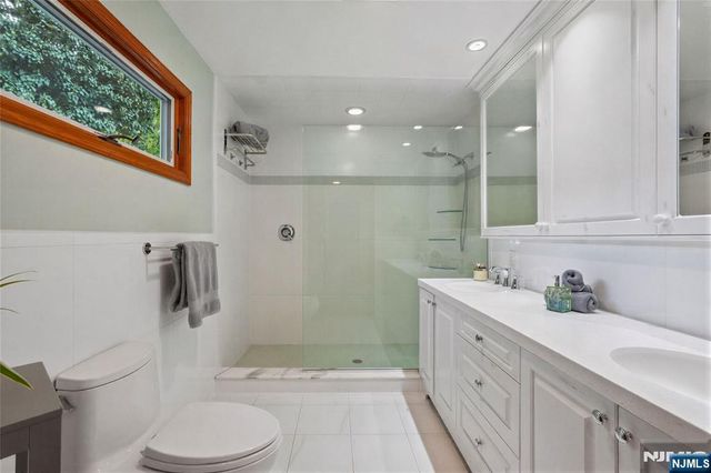 720 Maxwell Place, Ridgewood, NJ 07450