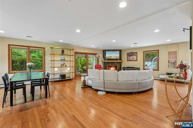 720 Maxwell Place, Ridgewood, NJ 07450