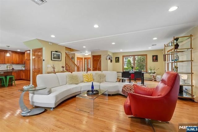 720 Maxwell Place, Ridgewood, NJ 07450