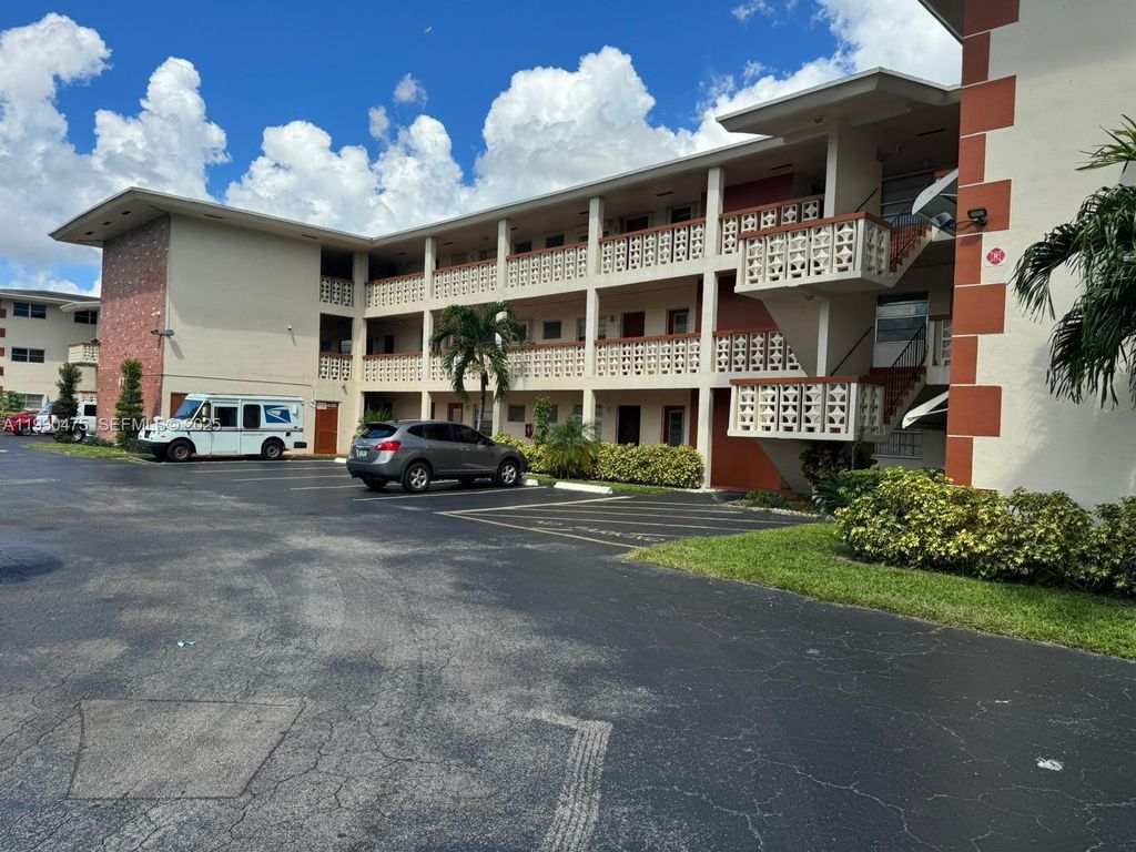 4771 NW 10th Court 118, Plantation, FL 33313