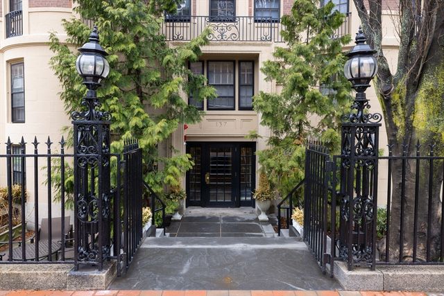 137 Marlborough St 6, Boston, MA 02116