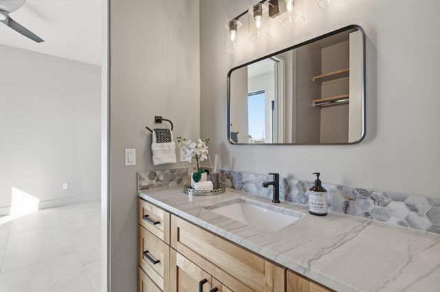 613 VALLE QUERIDO Court NW, Albuquerque, NM 87114