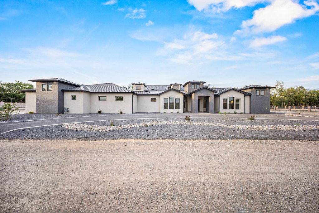 613 VALLE QUERIDO Court NW, Albuquerque, NM 87114