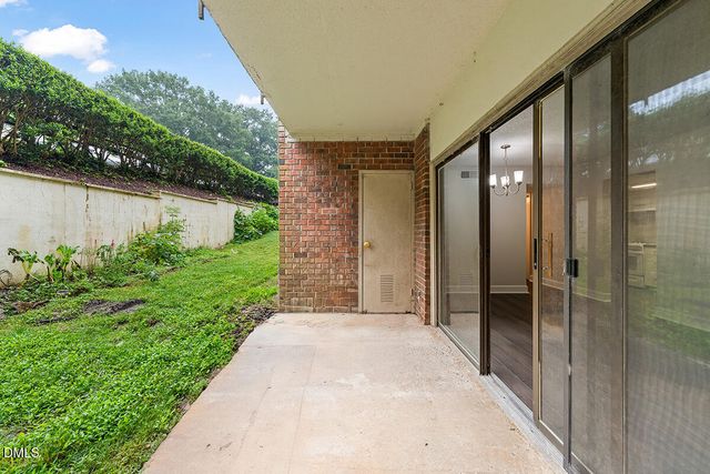 500 Umstead Drive 105d, Chapel Hill, NC 27516