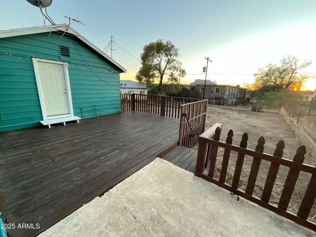 75 N High School Avenue, Superior, AZ 85173