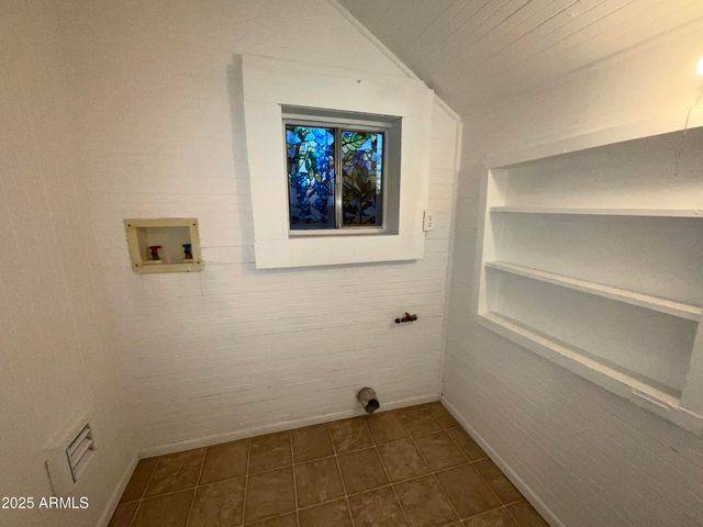 75 N High School Avenue, Superior, AZ 85173