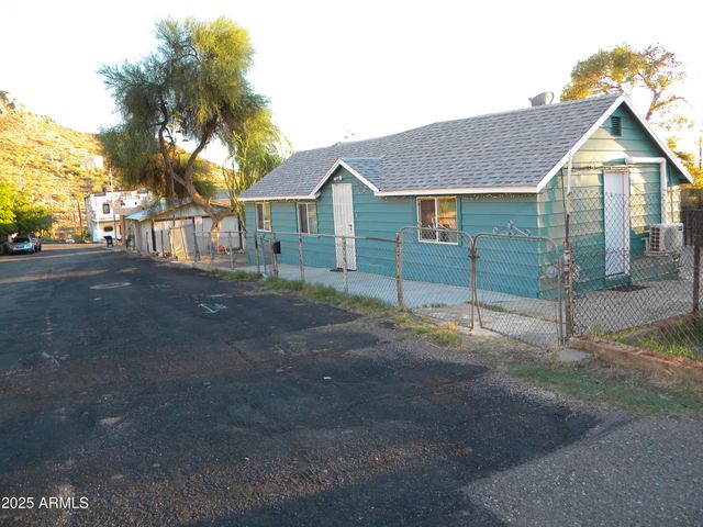 75 N High School Avenue, Superior, AZ 85173