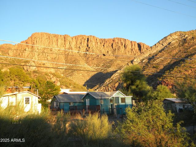 75 N High School Avenue, Superior, AZ 85173