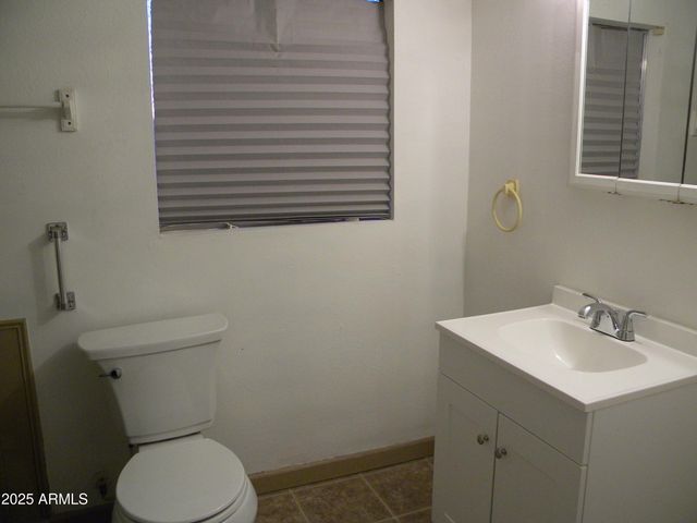 75 N High School Avenue, Superior, AZ 85173