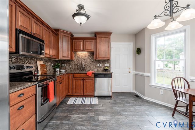 1006 Rockhaven Ct, Chester, VA 23836