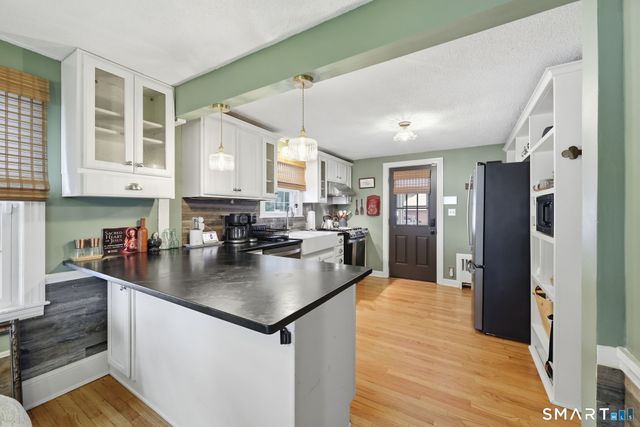 134 Oakwood Avenue, West Hartford, CT 06119