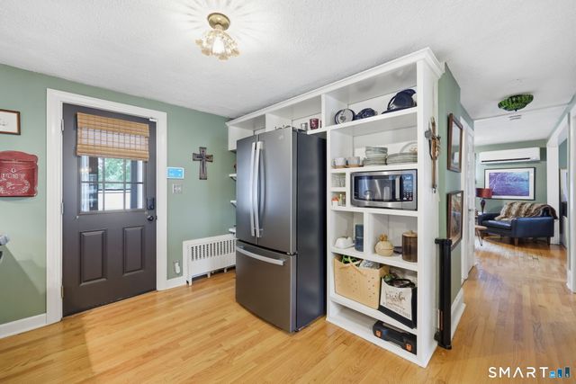 134 Oakwood Avenue, West Hartford, CT 06119