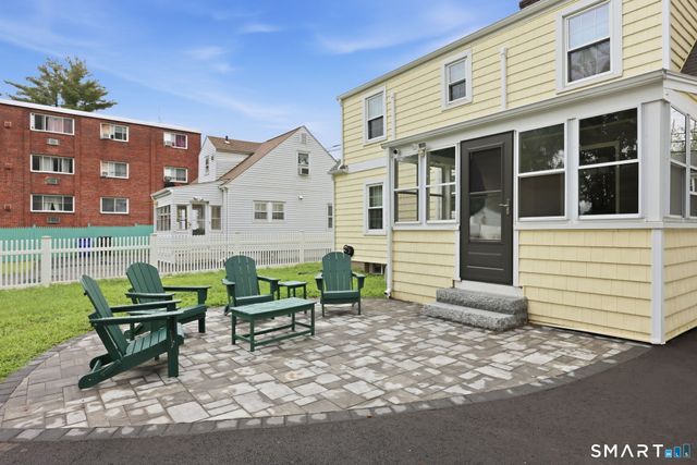 134 Oakwood Avenue, West Hartford, CT 06119