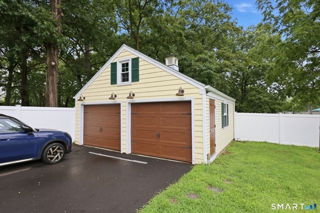 134 Oakwood Avenue, West Hartford, CT 06119