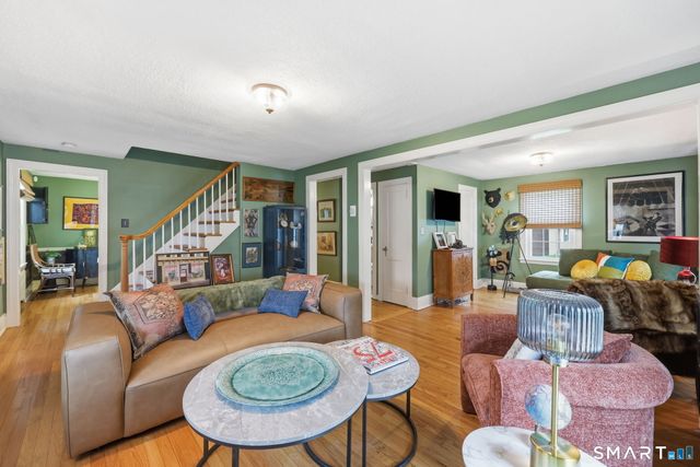 134 Oakwood Avenue, West Hartford, CT 06119