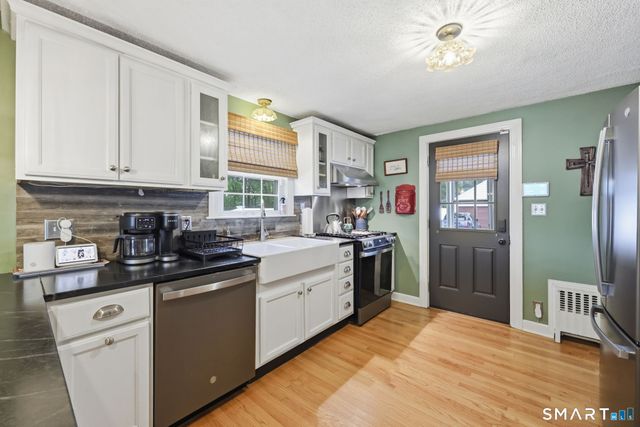 134 Oakwood Avenue, West Hartford, CT 06119