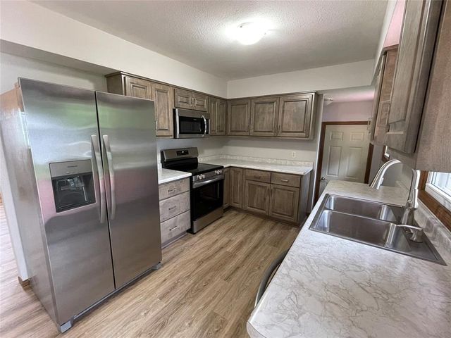 1420 Kernan Court, Eau Claire, WI 54703