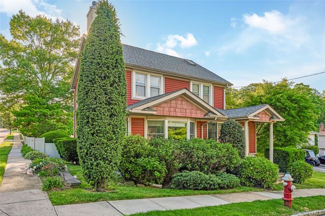 134 Singworth Street, Oyster Bay, NY 11771
