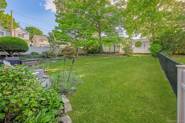 134 Singworth Street, Oyster Bay, NY 11771
