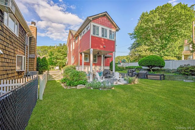 134 Singworth Street, Oyster Bay, NY 11771