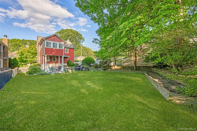 134 Singworth Street, Oyster Bay, NY 11771