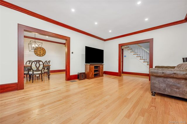134 Singworth Street, Oyster Bay, NY 11771