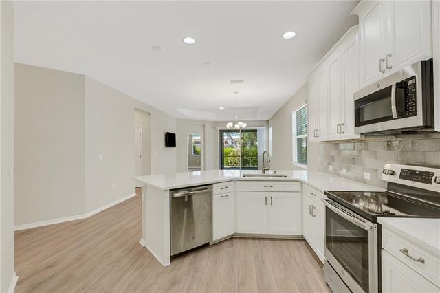 5985 AMBERLY DRIVE, Bradenton, FL 34208