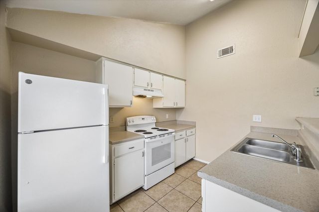 10311 Westedge Drive, Sugar Land, TX 77498