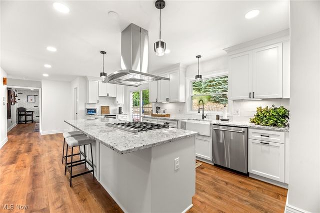 3675 Country Club Drive, Silver Lake, OH 44224