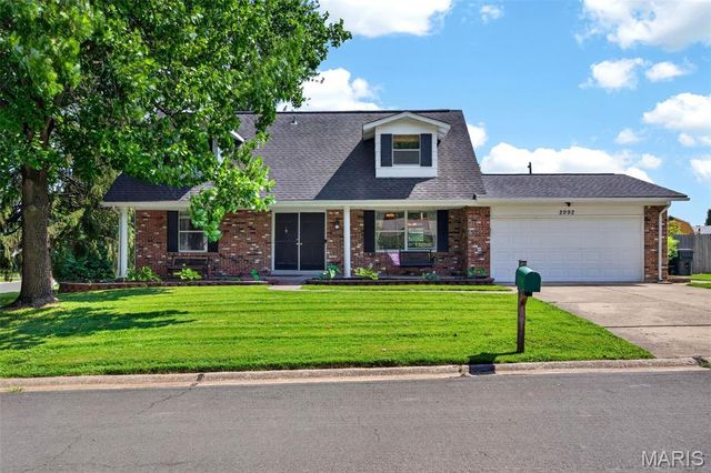 2992 Brooklands Way, St Charles, MO 63303