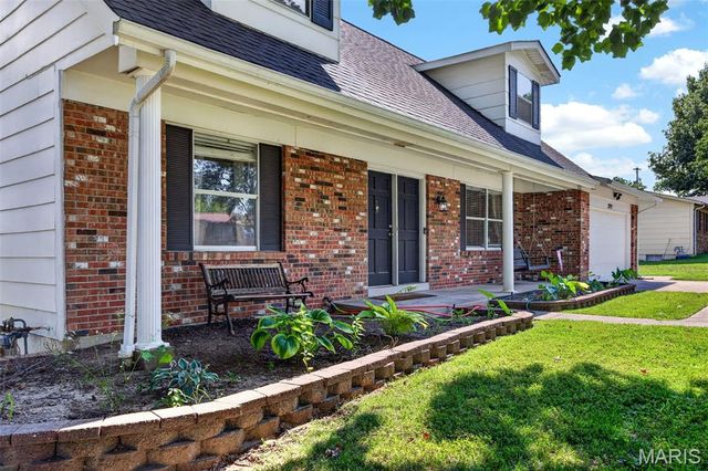 2992 Brooklands Way, St Charles, MO 63303
