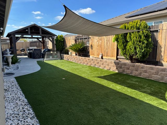 6954 E Braly, Fresno, CA 93727