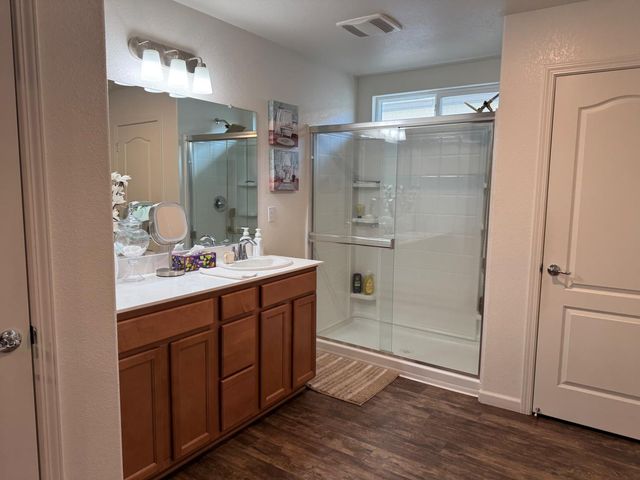 6954 E Braly, Fresno, CA 93727