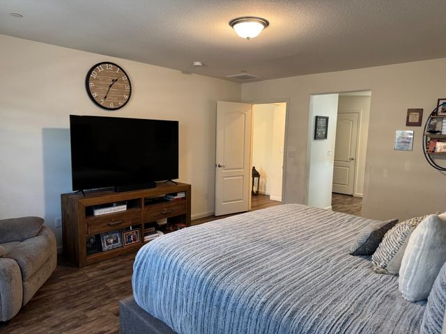 6954 E Braly, Fresno, CA 93727