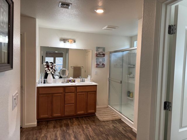 6954 E Braly, Fresno, CA 93727