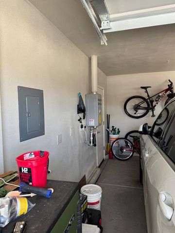 6954 E Braly, Fresno, CA 93727