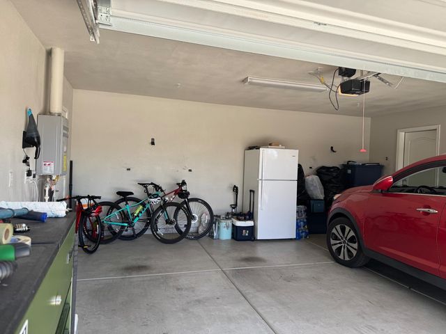 6954 E Braly, Fresno, CA 93727
