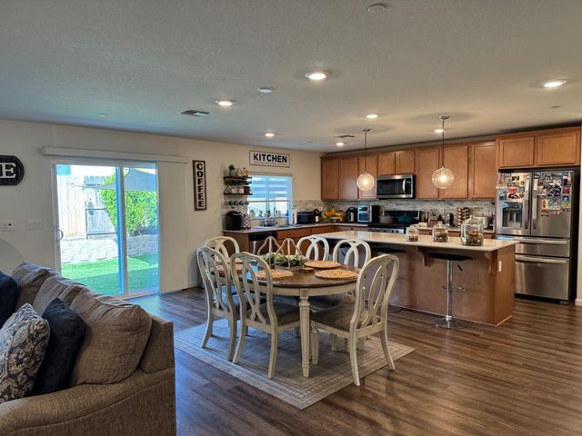 6954 E Braly, Fresno, CA 93727