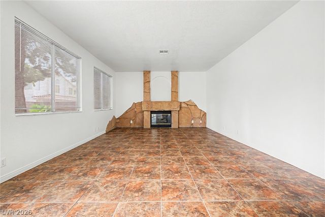 7782 Meadow Creek Street, Las Vegas, NV 89123