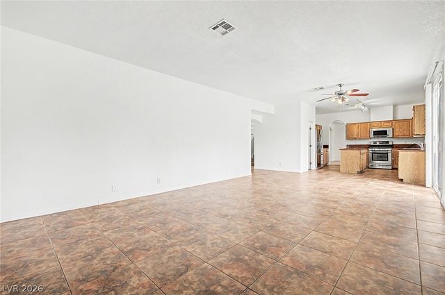 7782 Meadow Creek Street, Las Vegas, NV 89123