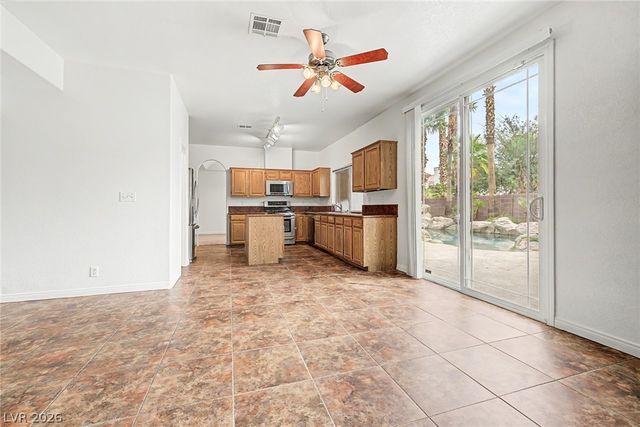 7782 Meadow Creek Street, Las Vegas, NV 89123