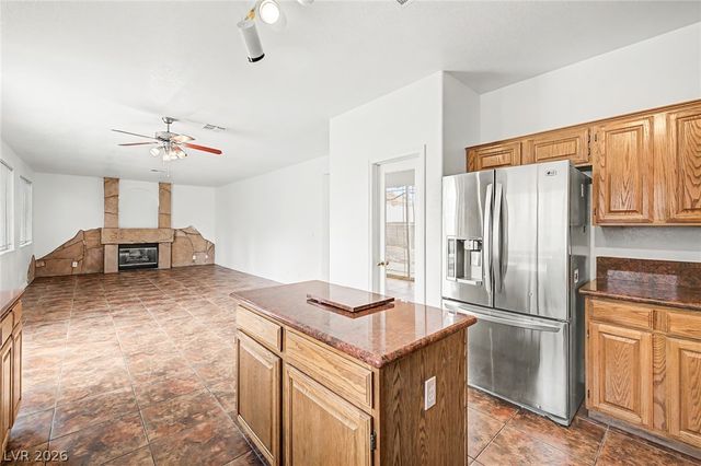 7782 Meadow Creek Street, Las Vegas, NV 89123